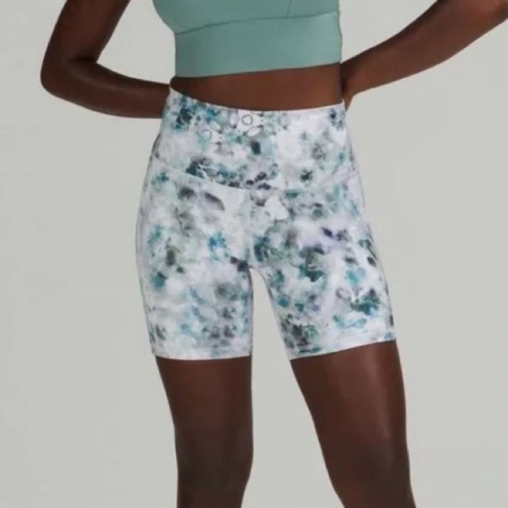 LULULEMON KALEIDOFLORAL MULTI ALIGN SHORT 6” NWOT